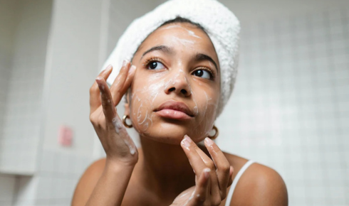  How Pollution Affects Your Skin Barrier and Daily Ways to Protect It