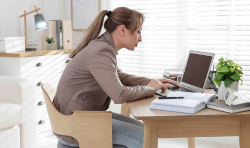  Physiotherapy for Desk-Job Neck and Shoulder Pain: What to Expect in Sessions